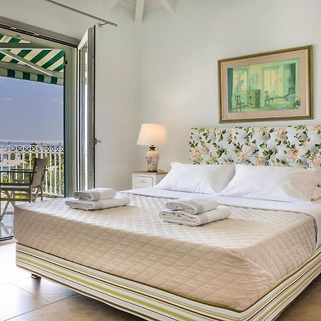 סבורונטה Afrodite Luxury Villa מראה חיצוני תמונה