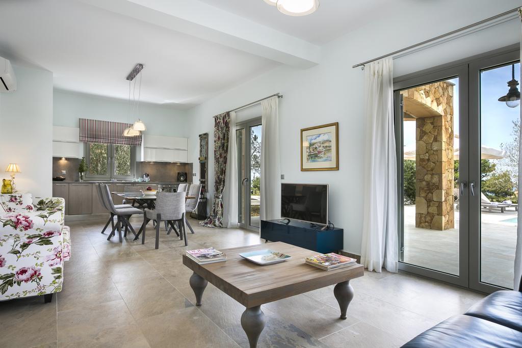 סבורונטה Afrodite Luxury Villa מראה חיצוני תמונה
